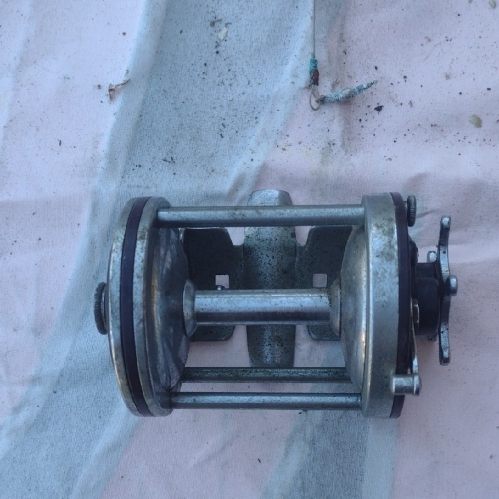 Penn Squidder No 140 Vintage Silver Fishing Reel